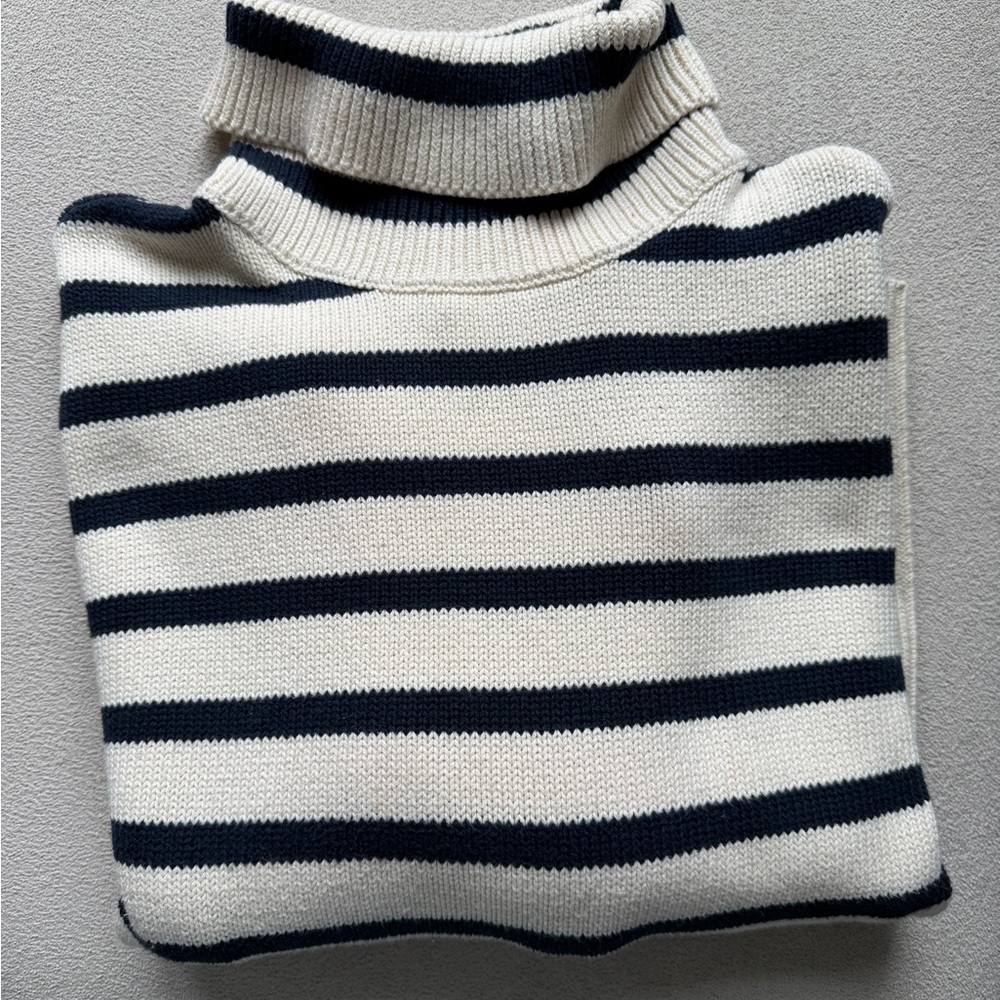 GAP Black and Cream Striped Sweater